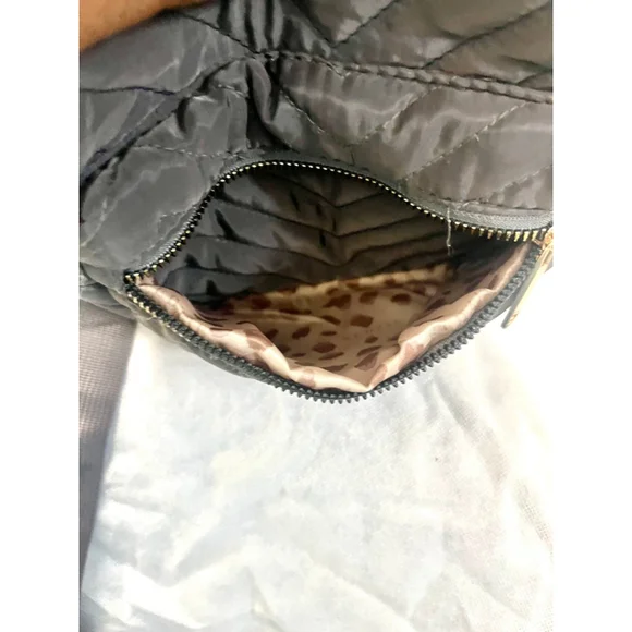 Kedzie Cloud 9 quilted puffer convertible sling bag in gray - Picture 6 of 8